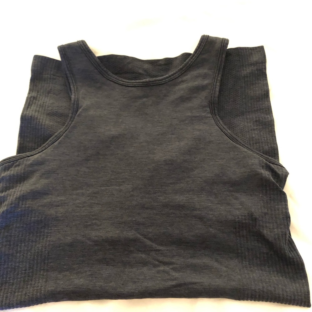 LuLulemon racerback tank, size 4